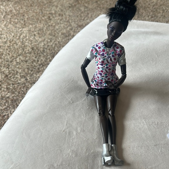 2021 Barbie Doll Michiko - Heart Dress and Silver Boots Articulating Body - Picture 4 of 6